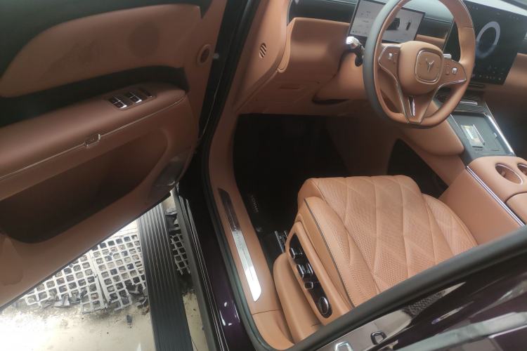 Used VOYAH Titan 2026 Model Max+ Driver Seat