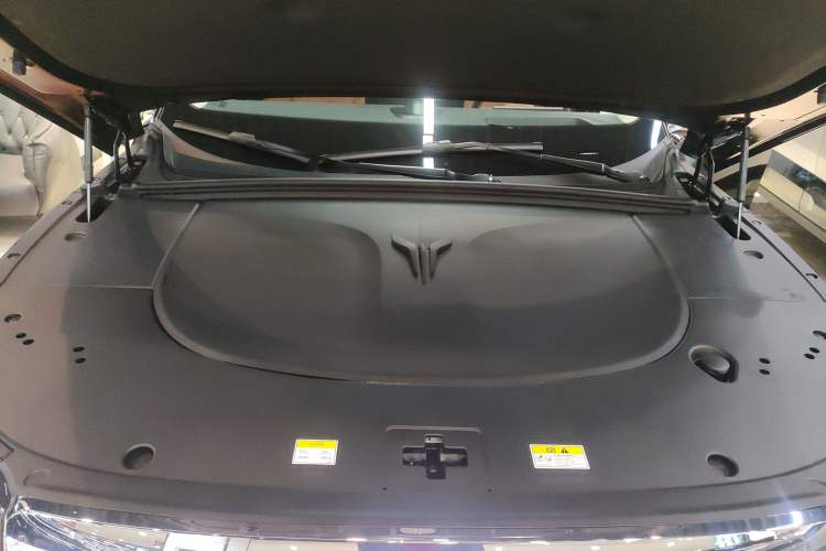 Used VOYAH Titan 2026 Model Max+ Engine Bay