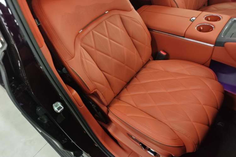 Used VOYAH Titan 2026 Model Ultra Right Front Seat