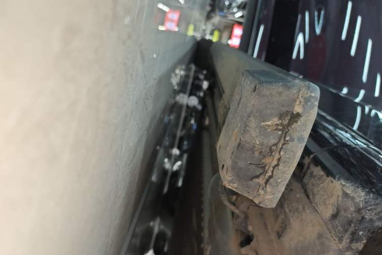 Used VOYAH Titan 2026 Model Ultra Right Side Sill