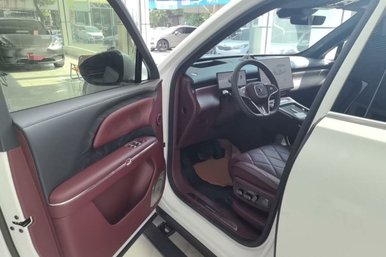 Used VOYAH Titan 2026 Model Max+ Driver Seat