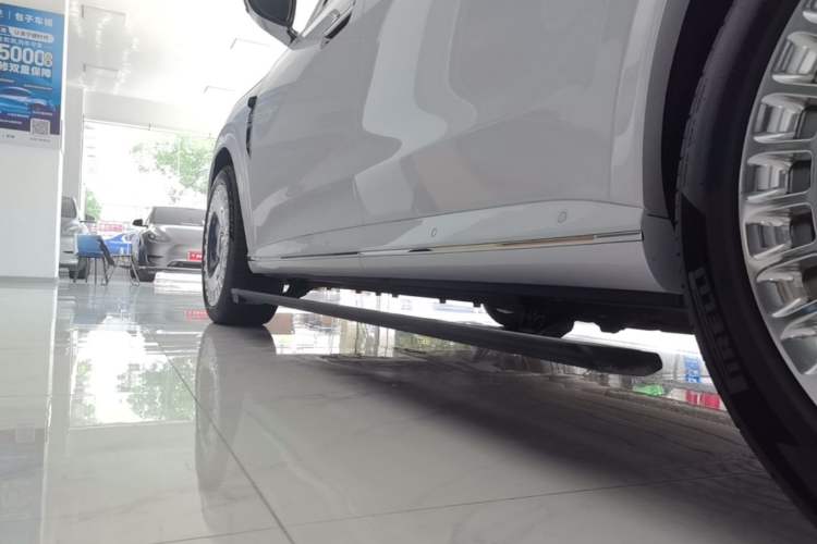 Used VOYAH Titan 2026 Model Max+ Left Side Sill
