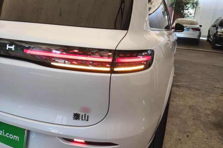 Used VOYAH Titan 2026 Model Max+ Right Rear Taillight