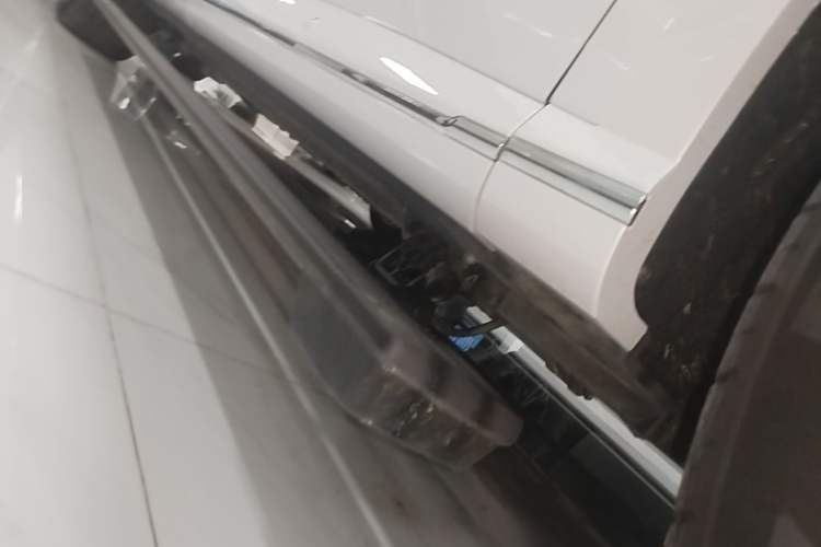 Used VOYAH Titan 2026 Model Max+ Right Side Sill