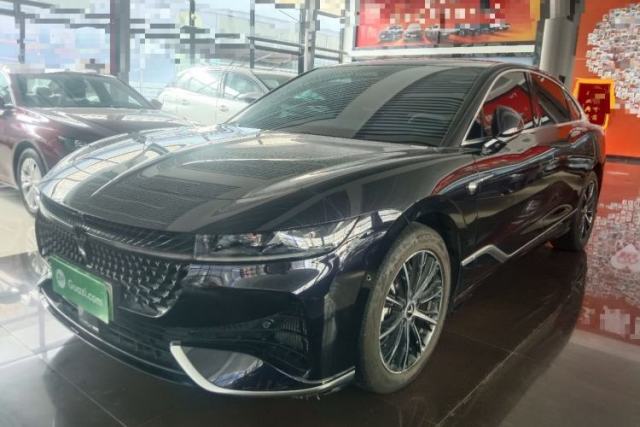 Używany VOYAH Light 2024 PHEV Four-Wheel Drive Ultra-Long Range Executive Edition