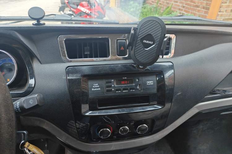 Used Wanxiang T01 2022 Pure Electric Van with 41.472 kWh Audio And AC Panel