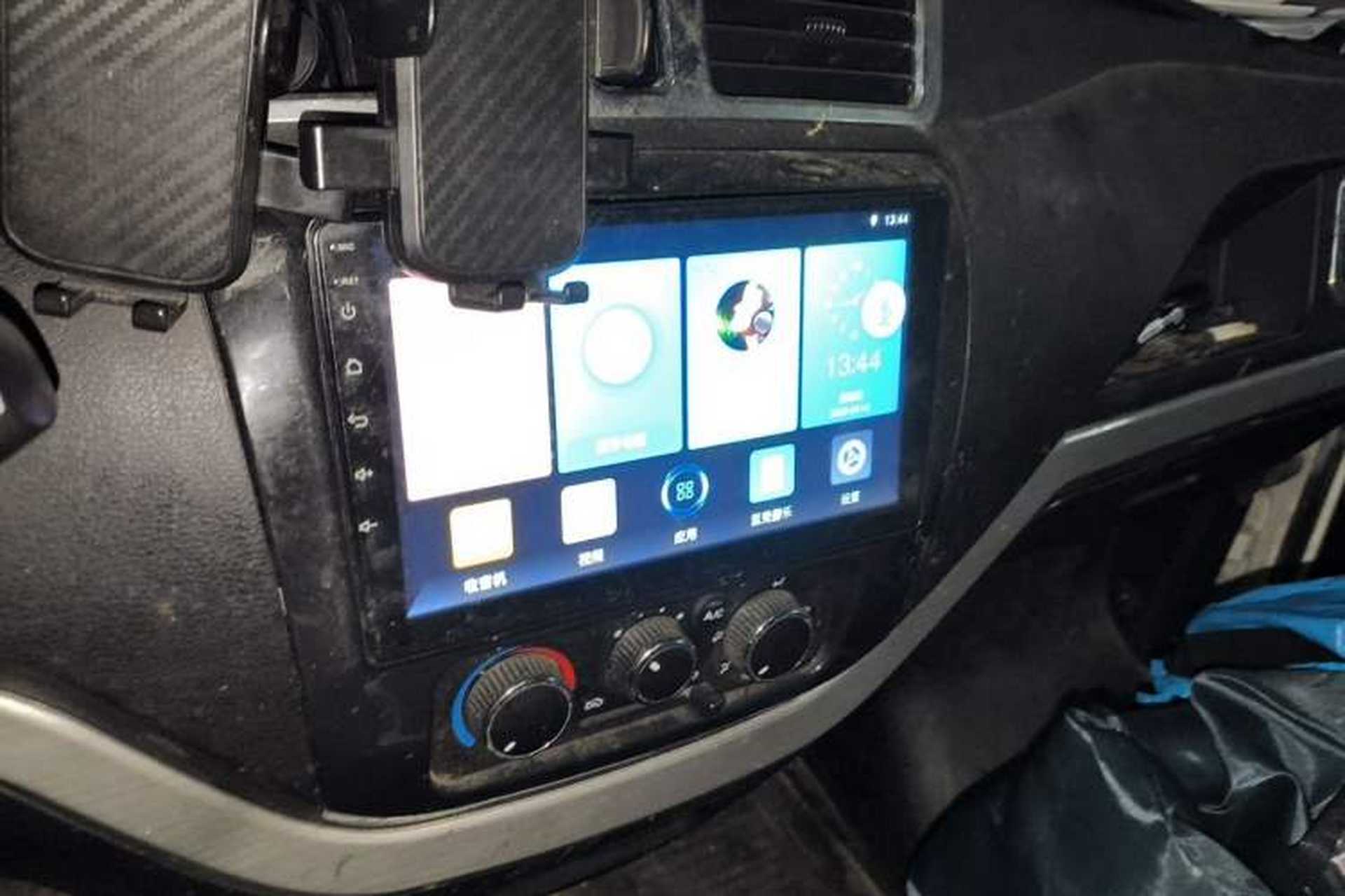 Used Wanxiang T01 2022 All-Electric Van with 38.016 kWh Audio And AC Panel