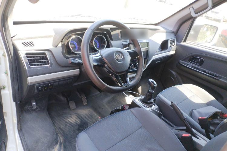 Used Wanxiang T01 2022 All-Electric Van with 38.016 kWh Center Console