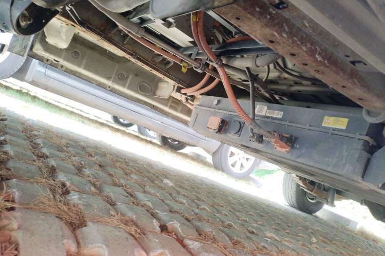 Used Wanxiang T01 2022 All-Electric Van with 38.016 kWh Chassis Front Left