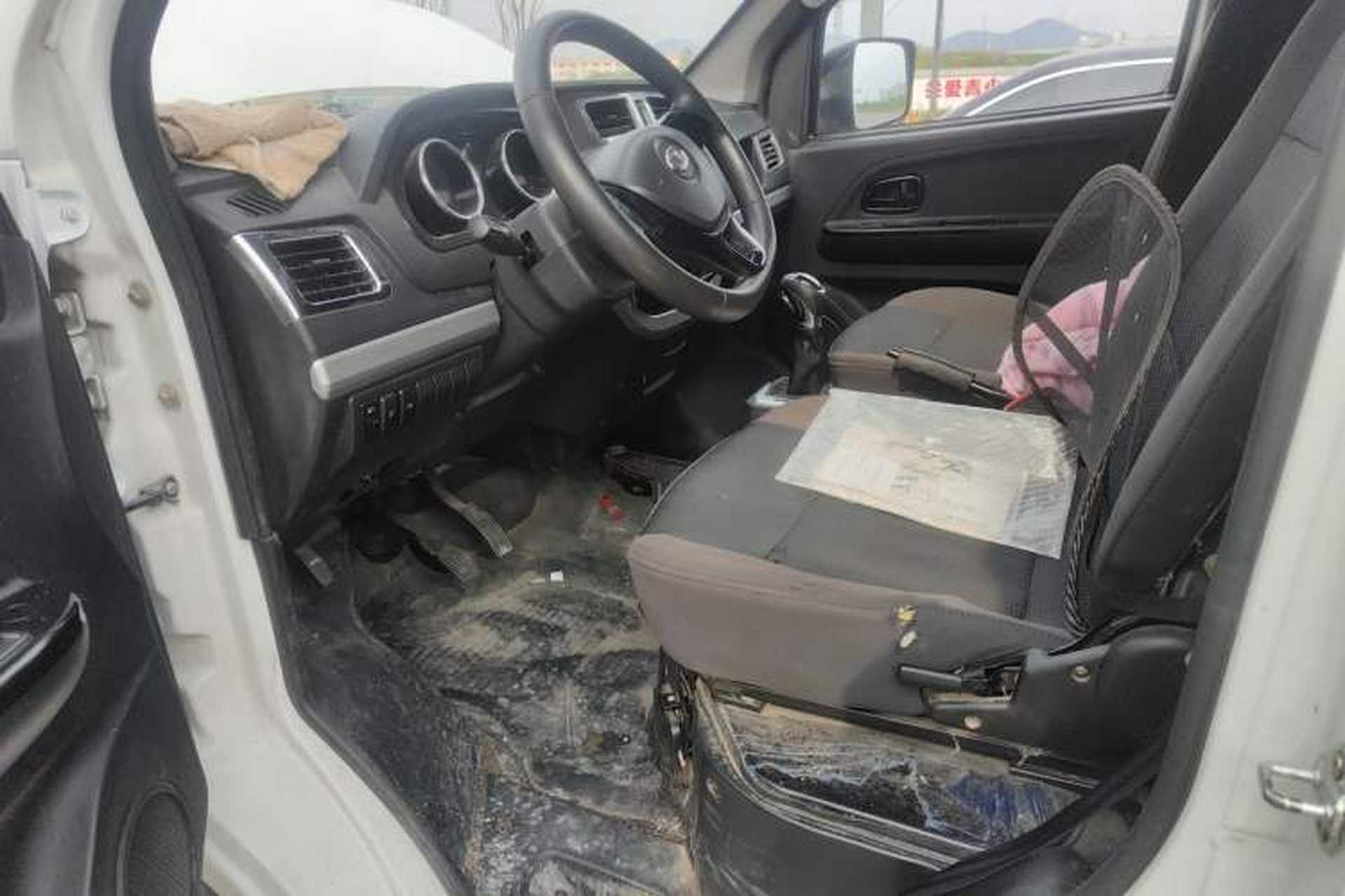 Used Wanxiang T01 2022 All-Electric Van with 38.016 kWh Driver Seat