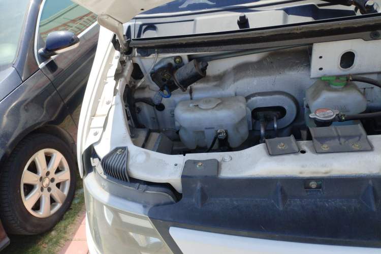 Used Wanxiang T01 2022 All-Electric Van with 38.016 kWh Engine Bay Right