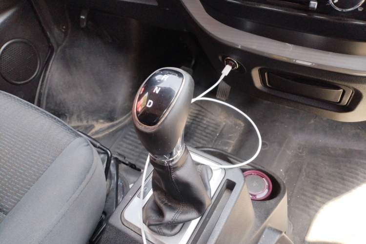 Used Wanxiang T01 2022 All-Electric Van with 38.016 kWh Gear Lever