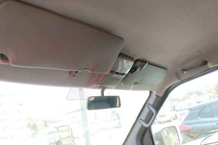 Used Wanxiang T01 2022 All-Electric Van with 38.016 kWh Headliner