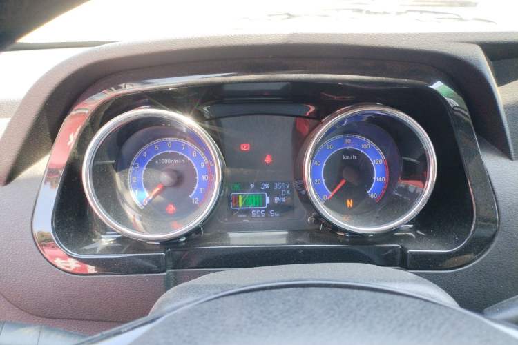 Used Wanxiang T01 2022 All-Electric Van with 38.016 kWh Instrument Cluster
