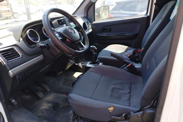 Used Wanxiang T01 2022 All-Electric Van with 38.016 kWh Left Front Seat