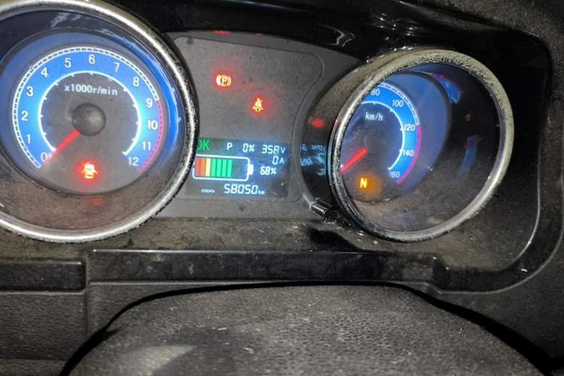 Used Wanxiang T01 2022 All-Electric Van with 38.016 kWh Odometer Close Up