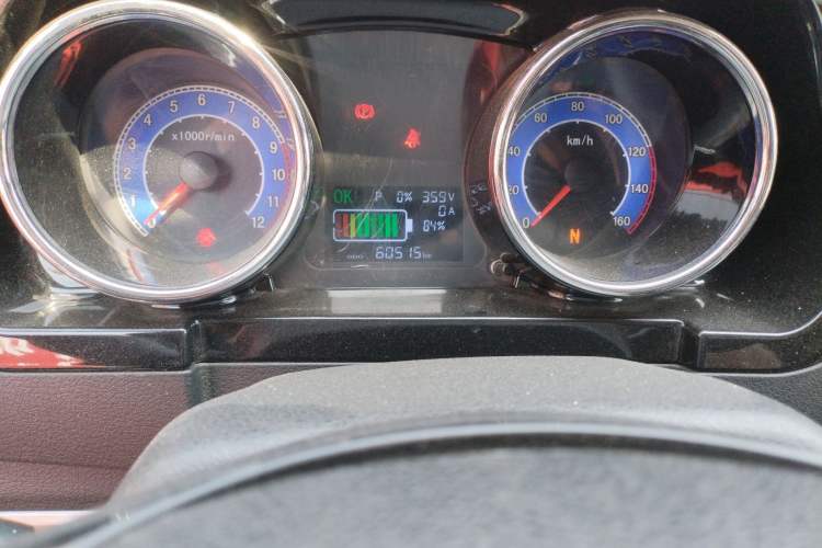 Used Wanxiang T01 2022 All-Electric Van with 38.016 kWh Odometer Close Up
