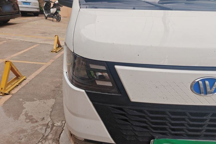 Used Wanxiang T01 2022 Pure Electric Van with 41.472 kWh Right Front Headlight