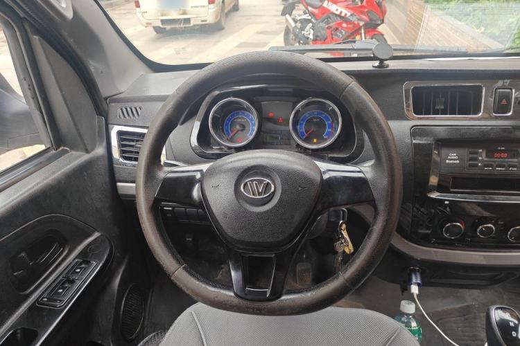 Used Wanxiang T01 2022 Pure Electric Van with 41.472 kWh Steering Wheel