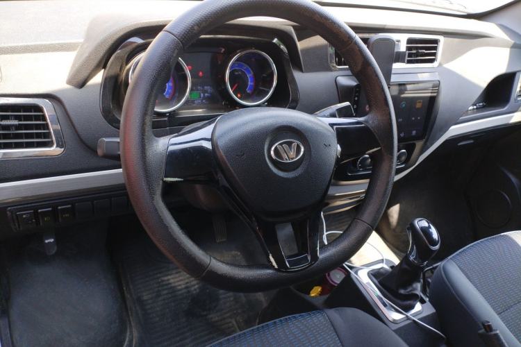 Used Wanxiang T01 2022 All-Electric Van with 38.016 kWh Steering Wheel