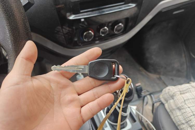Used Wanxiang T01 2022 Pure Electric Van with 41.472 kWh Vehicle Key