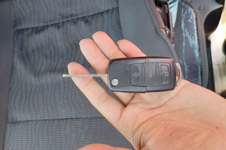 Used Wanxiang T01 2022 All-Electric Van with 38.016 kWh Vehicle Key