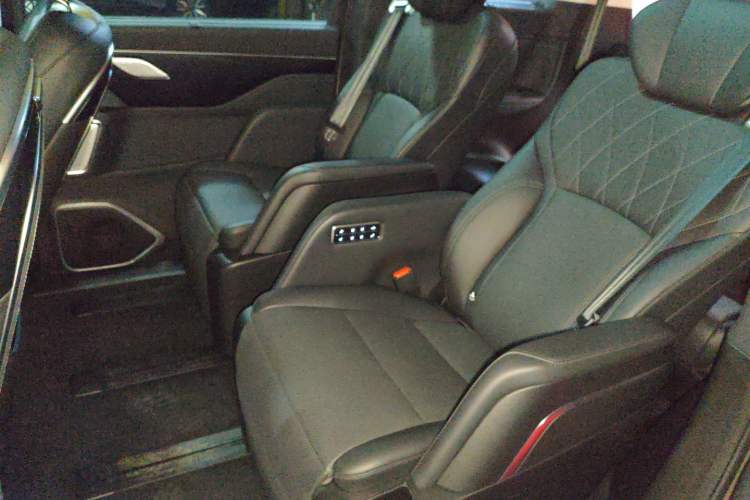 Used Wey Gaoshan 2023 Four-Wheel Drive Flagship Edition Interior 4