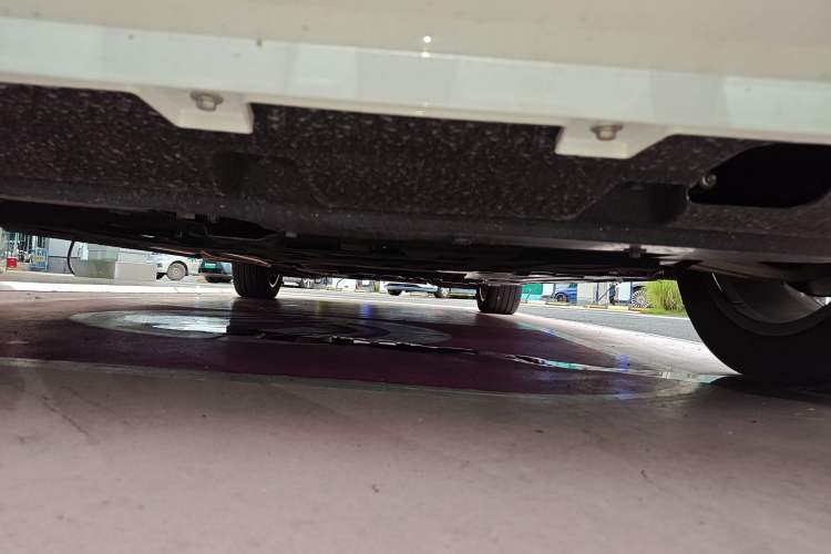 Used Wey Gaoshan 2025 Four-Wheel Drive Alpine 8 Chassis Front