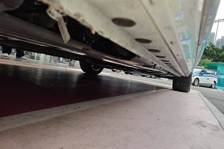 Used Wey Gaoshan 2025 Four-Wheel Drive Alpine 8 Chassis Front Left