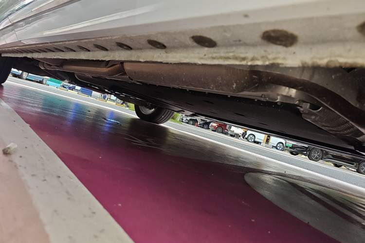 Used Wey Gaoshan 2025 Four-Wheel Drive Alpine 8 Chassis Front Right