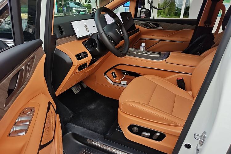 Used Wey Gaoshan 2025 Four-Wheel Drive Alpine 8 Driver Seat