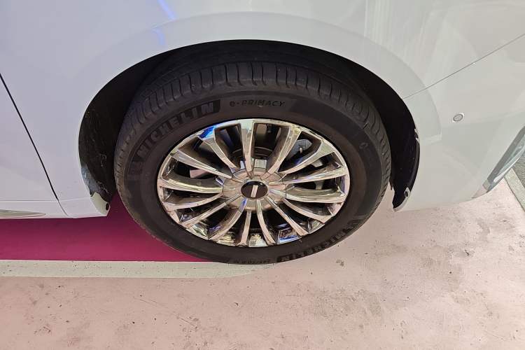 Used Wey Gaoshan 2025 Four-Wheel Drive Alpine 8 Right Front Wheel Hub