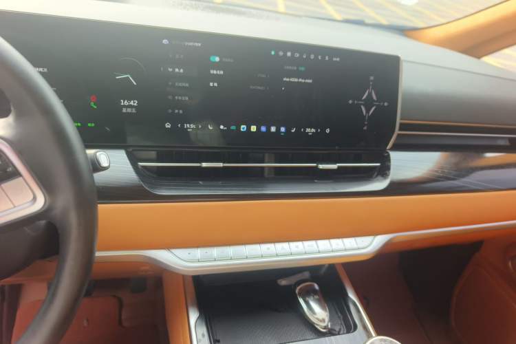 Used Wey Gaoshan 2023 Four-Wheel-Drive Executive Extended Version Audio And AC Panel