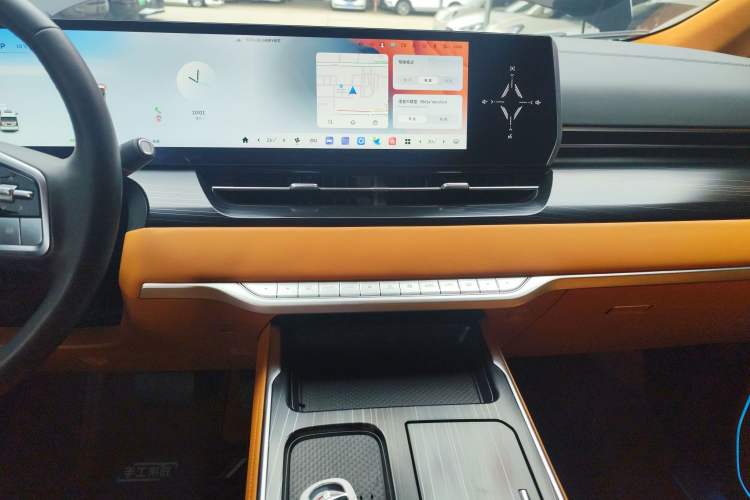 Used Wey Gaoshan 2023 Four-Wheel-Drive Executive Extended Version Audio And AC Panel
