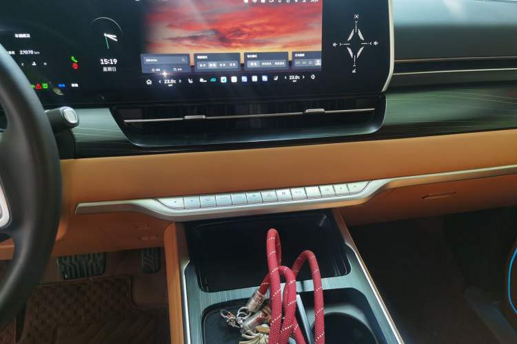 Used Wey Gaoshan 2023 Four-Wheel-Drive Executive Extended Version Audio And AC Panel