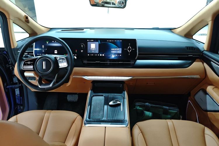 Used Wey Gaoshan 2023 Four-Wheel-Drive Executive Extended Version Center Console