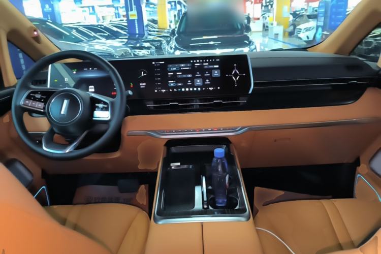 Used Wey Gaoshan 2023 Four-Wheel-Drive Executive Extended Version Center Console