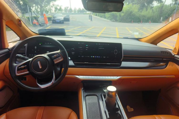 Used Wey Gaoshan 2023 Four-Wheel-Drive Executive Extended Version Center Console