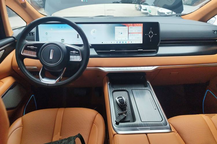 Used Wey Gaoshan 2023 Four-Wheel-Drive Executive Extended Version Center Console