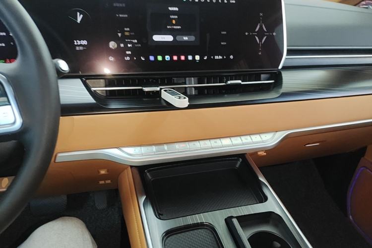 Used Wey Gaoshan 2023 Four-Wheel-Drive Executive Extended Version Center Console