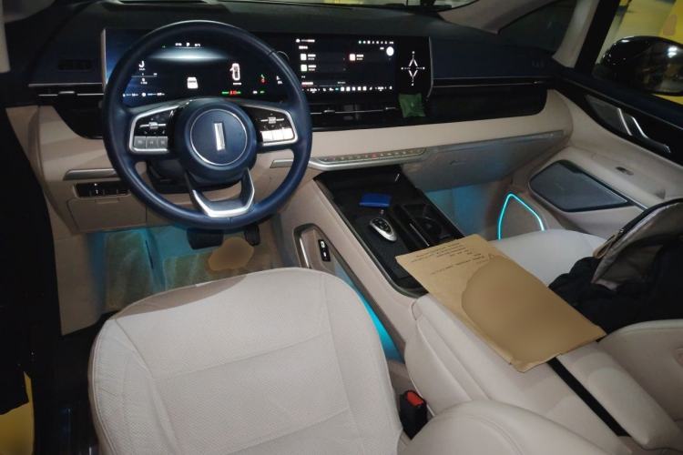 Used Wey Gaoshan 2023 Four-Wheel Drive Flagship Edition Center Console
