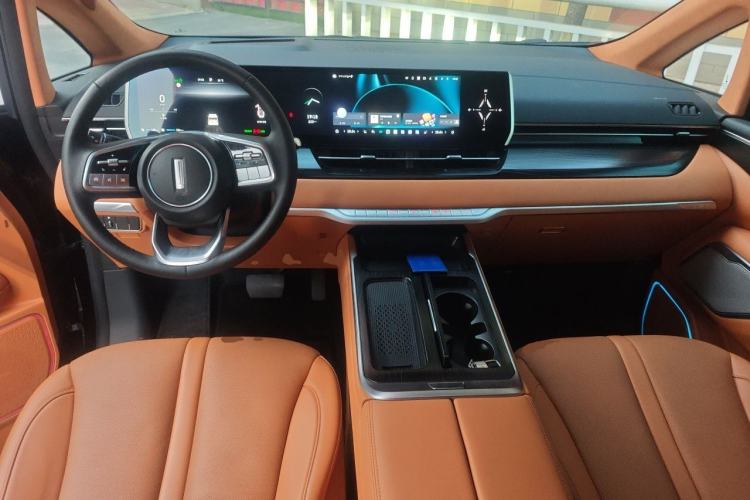 Used Wey Gaoshan 2023 Four-Wheel-Drive Executive Extended Version Center Console