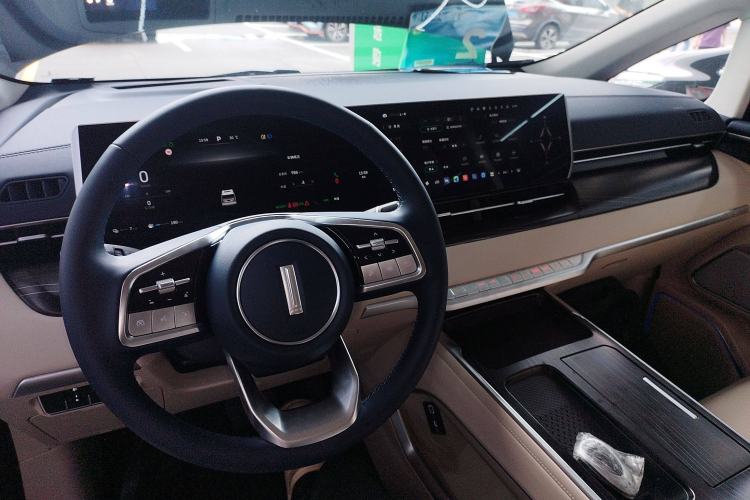 Used Wey Gaoshan 2023 Four-Wheel Drive Flagship Edition Center Console