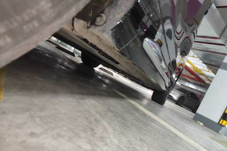 Used Wey Gaoshan 2023 Four-Wheel-Drive Executive Extended Version Chassis Front Left