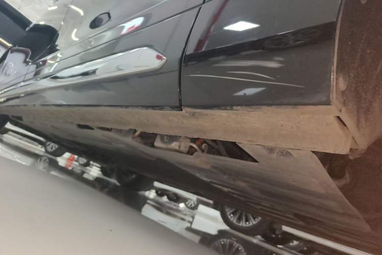 Used Wey Gaoshan 2023 Four-Wheel-Drive Executive Extended Version Chassis Rear Left