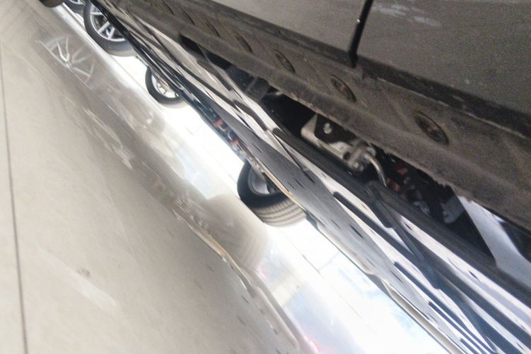 Used Wey Gaoshan 2023 Four-Wheel-Drive Executive Extended Version Chassis Rear Left