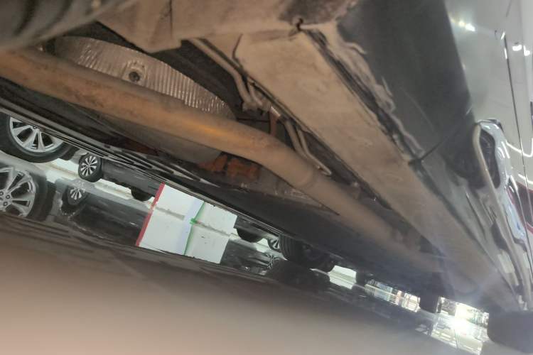 Used Wey Gaoshan 2023 Four-Wheel-Drive Executive Extended Version Chassis Rear Right
