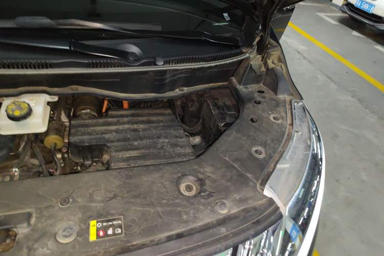 Used Wey Gaoshan 2023 Four-Wheel Drive Flagship Edition Engine Bay Left