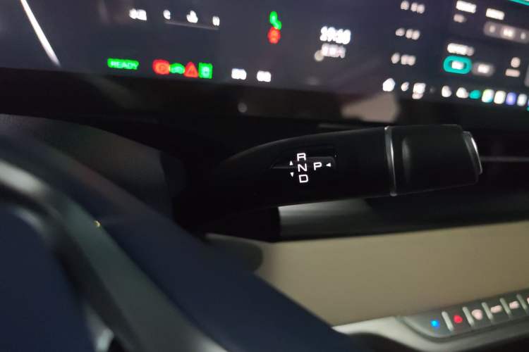 Used Wey Gaoshan 2023 Four-Wheel-Drive Executive Extended Version Gear Lever