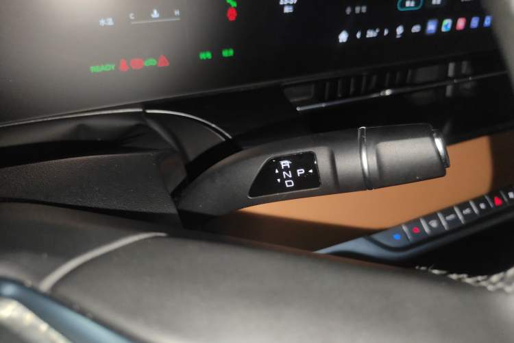 Used Wey Gaoshan 2023 Four-Wheel-Drive Executive Extended Version Gear Lever
